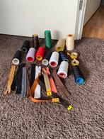 13 grote  klossen garen en 12 ritsen, Hobby en Vrije tijd, Breien en Haken, Ophalen of Verzenden, Zo goed als nieuw, Breien of Haken