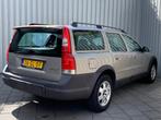 Volvo V70 Cross Country 2.4 T Comfort Line|Export|Automaat|L, Auto's, Automaat, Zwart, 1657 kg, Beige