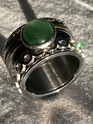 Unique iXXXi Ring Set with Green Gem and 5 Stunning Fillings beschikbaar voor biedingen
