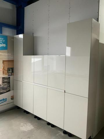 Kastenwand compleet nr 2437 beschikbaar voor biedingen