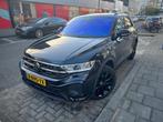 Volkswagen T-Roc R LINE 1.5 TSI 150pk 7-DSG 2024 Zwart PANO, 65 €/maand, 1498 cc, 4 cilinders, Zwart