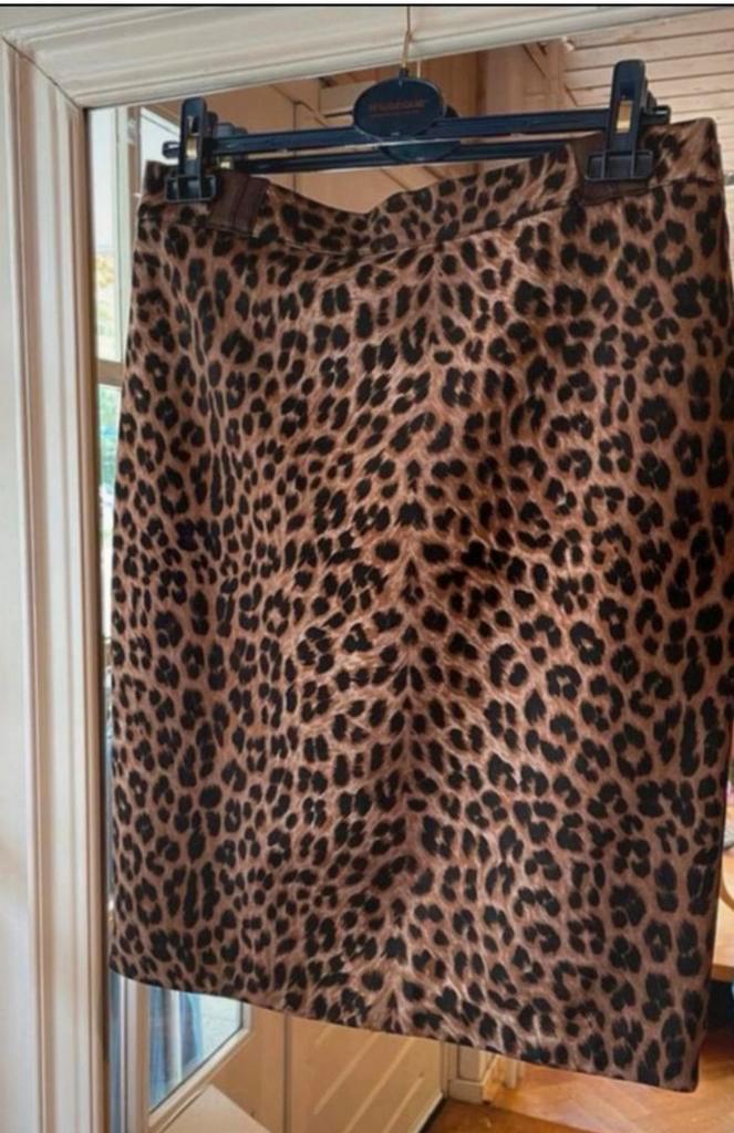 Wollen luipaard rok maat 38/40, Kleding | Dames, Rokken, Zo goed als nieuw, Maat 38/40 (M), Onder de knie, Ophalen of Verzenden