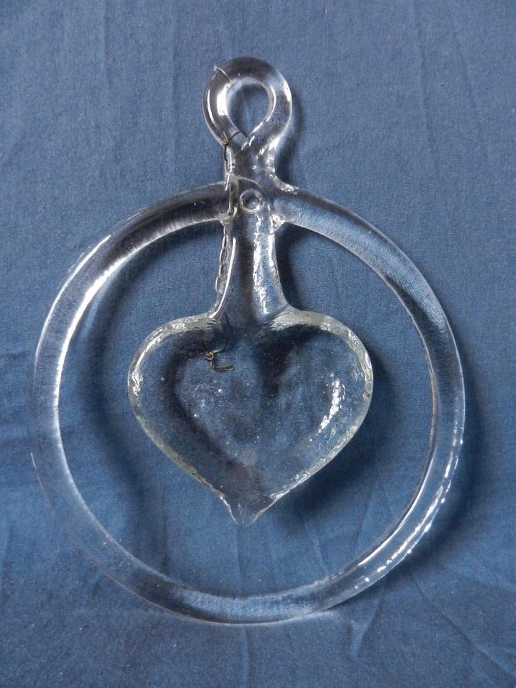 Kosta Boda Raamdecoratie met hart Sun Catcher Bertil Vallien, Antiek en Kunst, Antiek | Glas en Kristal, Ophalen of Verzenden