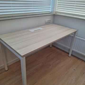 Bureau - 1 jaar oud