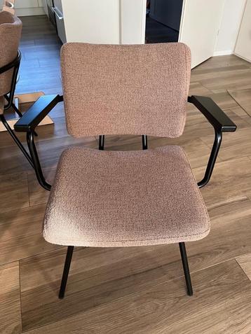 Bodilson eetkamerstoelen en eetkamerbank beschikbaar voor biedingen