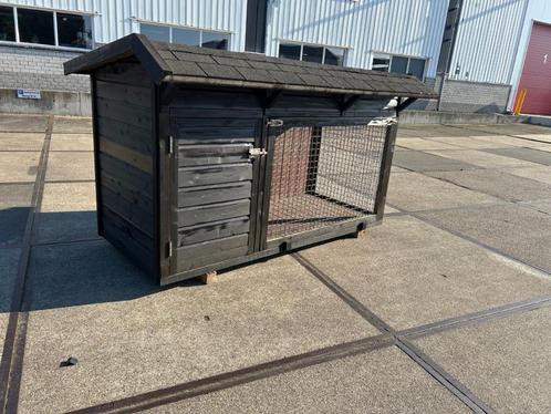 Prachtig groot Hondenhok pas nieuw geverfd, Dieren en Toebehoren, Hondenhokken, Gebruikt, Hondenhok, 100 cm of meer, 110 cm of meer