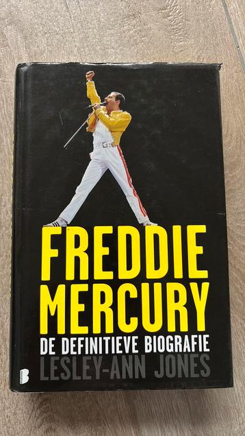 Lesley-Ann Jones - Freddie Mercury beschikbaar voor biedingen