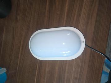 Lamp voor in de voortent beschikbaar voor biedingen