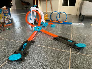 Hot wheels track builder beschikbaar voor biedingen