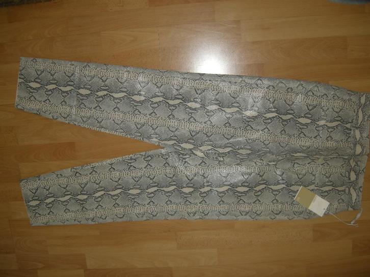 Closed pusher exclusieve leren broek slangenprint b37 l105cm, Kleding | Dames, Broeken en Pantalons, Nieuw, Maat 34 (XS) of kleiner
