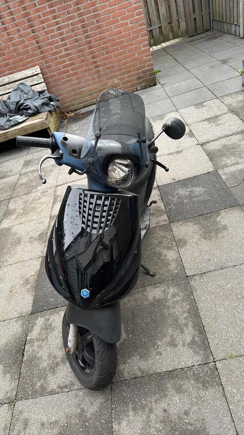 Piaggio zip brom iget 2020, Fietsen en Brommers, Scooters | Piaggio, Gebruikt, Zip, Maximaal 45 km/u, Ophalen