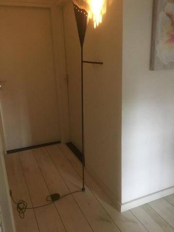 Schemerlamp beschikbaar voor biedingen