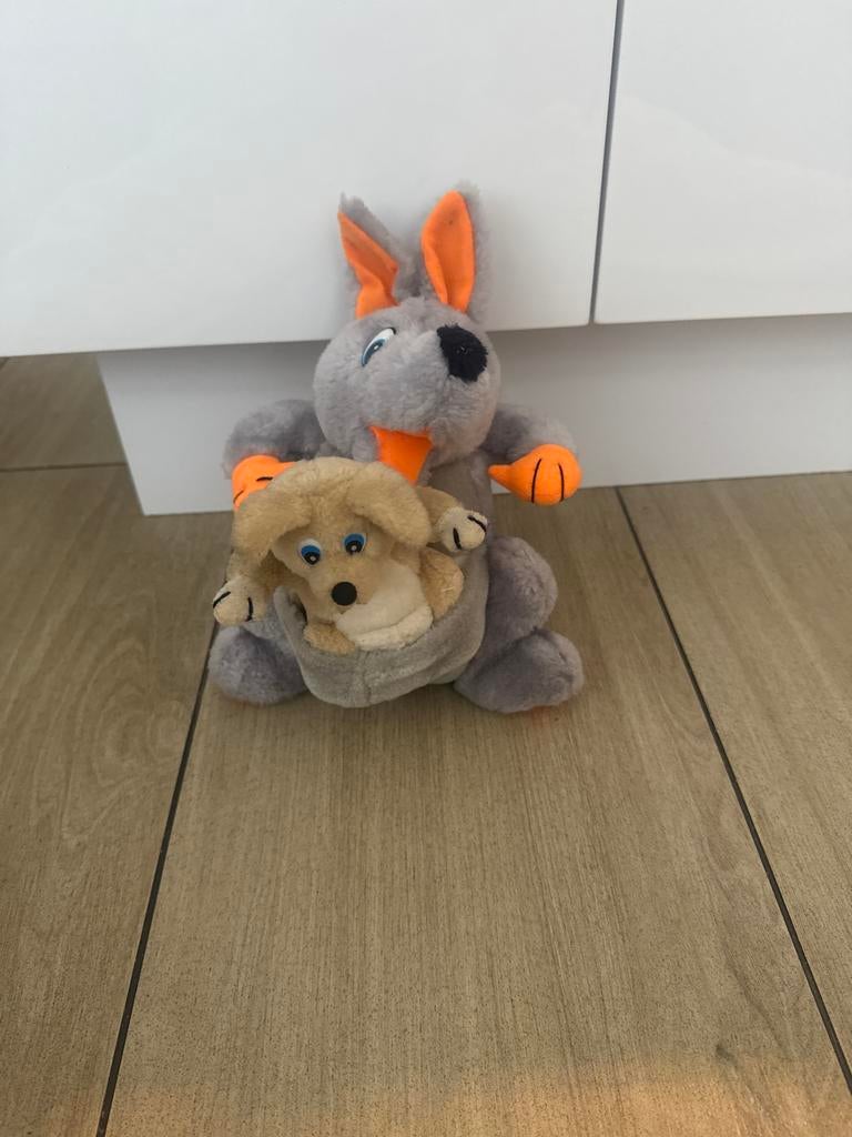 Leuke kangoeroe met baby kangoeroe, Ophalen of Verzenden, Zo goed als nieuw, Overige typen