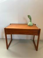 Deens bijzettafeltje H. Sign & son teakhout vintage, Huis en Inrichting, H. Sigh & son, Zo goed als nieuw, X, Deens teakhout vintage mid century design