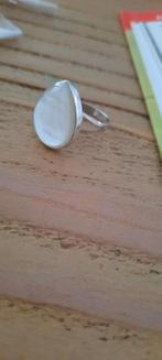 Antieke, zilveren ring van parelmoer, druppelvorm. Mt 16.5, Ophalen of Verzenden, Zilver, Ring, Met edelsteen