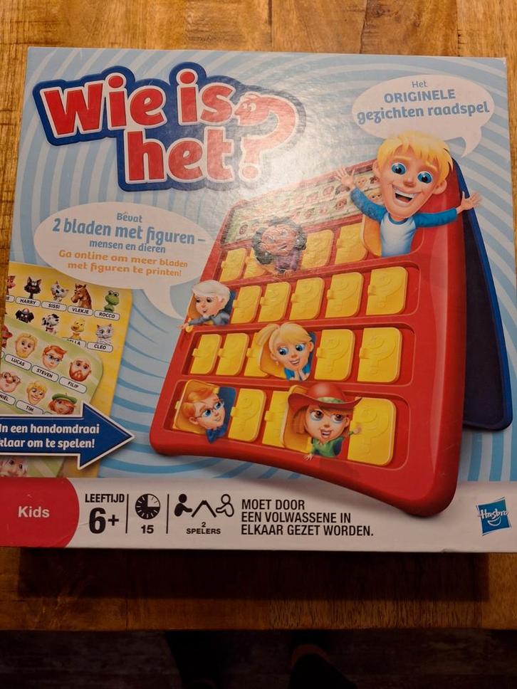 Wie is het? - Het originele gezichten raadspel, Hobby en Vrije tijd, Gezelschapsspellen | Bordspellen, Zo goed als nieuw, Een of twee spelers
