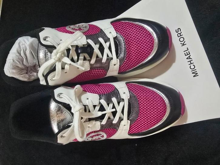 Michael kors sneakers Zuma van leer Maat 40, Kleding | Dames, Schoenen, Zo goed als nieuw, Sneakers of Gympen, Wit, Ophalen of Verzenden