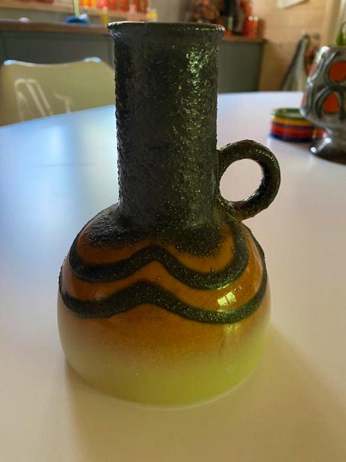 West Germany vaasje, Huis en Inrichting, Woonaccessoires | Vazen, Zo goed als nieuw, Overige kleuren, Minder dan 50 cm, Aardewerk of Porselein