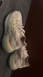 Adidas Yeezy Boost 380 in de alien blue kleur, Ophalen of Verzenden, Zo goed als nieuw, Blauw