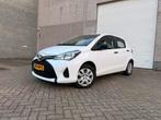 Toyota Yaris 1.0 16V Vvti 5DR 2017 Wit, Auto's, Toyota, Bedrijf, Handgeschakeld, 3 cilinders, Yaris