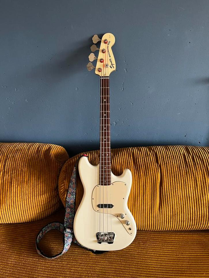 Squier Vista Musicmaster Olympic White, Muziek en Instrumenten, Snaarinstrumenten | Gitaren | Bas, Zo goed als nieuw, Ophalen