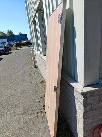 Binnen deur extra zwaar beschikbaar voor biedingen
