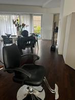 Barber stoel met pomp, Diensten en Vakmensen, Kappers en Thuiskappers