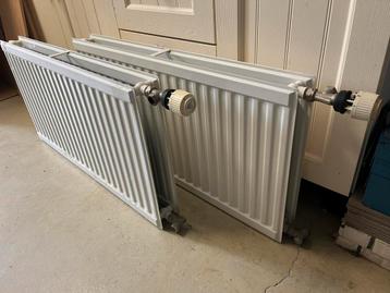 Radiator 96x50 (21) + Danfoss thermostaat en J-beugels beschikbaar voor biedingen
