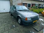 Opel Kadett E club 1.3N hatchback., Auto's, Origineel Nederlands, Te koop, Zilver of Grijs, 820 kg
