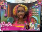 Barbie Kappop - Krullend bruin haar - Met 20 accessoires, Ophalen of Verzenden, Nieuw