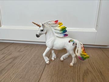 Magische paarden, soort schleich paardjes maar ander merk beschikbaar voor biedingen