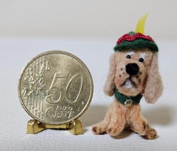 minibeer hond hondje mini miniatuur circus Véronique Lux beschikbaar voor biedingen