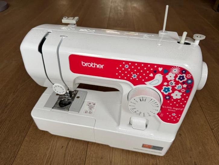 Kinder naaimachine (incl vingerbescherming), Hobby en Vrije tijd, Naaimachines en Toebehoren, Zo goed als nieuw, Naaimachine, Brother