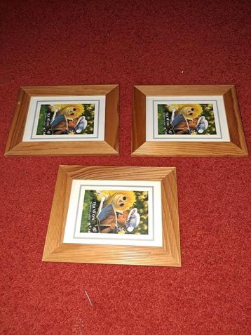 3 houten fotolijsten met paspetoe 23x28 hang/ Zetten  beschikbaar voor biedingen
