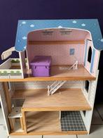 Poppenhuis met lift - Zonder meubels, Ophalen, Zo goed als nieuw, Poppenhuis