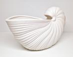 Gematteerde keramieken Nautilusschelp siervaas., Huis en Inrichting, Woonaccessoires | Vazen, Wit, Aardewerk of Porselein, Ophalen of Verzenden