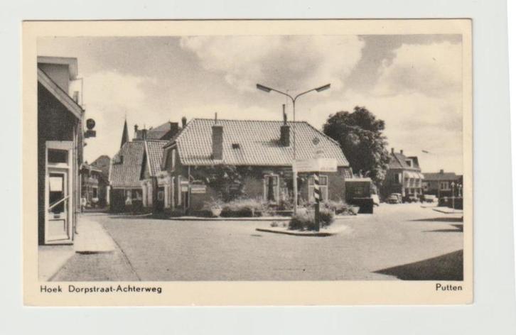 A 07 Putten. Hoek Dorpsstraat - Achterweg, Verzamelen, Ansichtkaarten | Nederland, Gelopen, Gelderland, 1940 tot 1960, Ophalen of Verzenden
