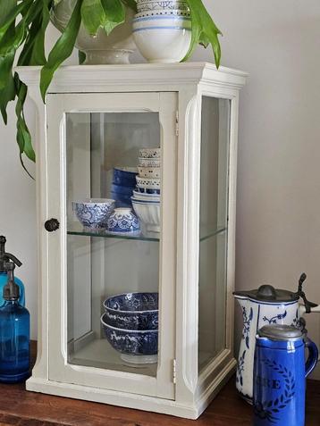 TOP antiek vitrine kastje facet geslepen glas / met licht beschikbaar voor biedingen