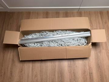 Nieuw in doos: Vliegengordijn transparante hulzen 100x240 cm beschikbaar voor biedingen