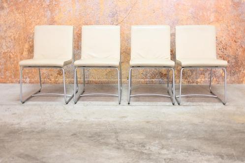 ZGAN4 cremekleurige leren Leolux Spring eetkamerstoelen, Huis en Inrichting, Stoelen, Zo goed als nieuw, Vier, Leer, Metaal, Overige kleuren
