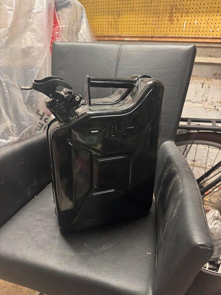 Jerrycan 10 Liter - Groen, Zwart, Rood - Nieuw!, Auto-onderdelen, Brandstofsystemen, Universele onderdelen, Nieuw, Ophalen