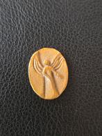 Goudkleurige engel penning / hanger – vintage spiritueel obj, Ophalen of Verzenden, Overige materialen