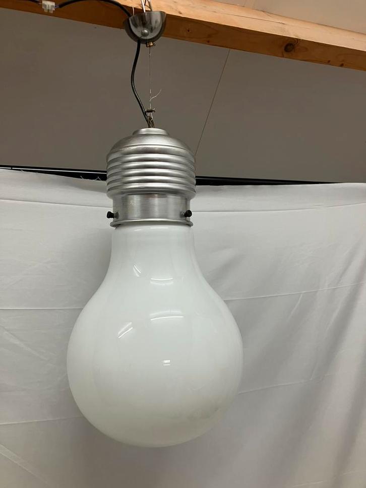 Vintage hanglamp in de vorm van een oversized gloeilamp., Huis en Inrichting, Lampen | Hanglampen, Gebruikt, Minder dan 50 cm