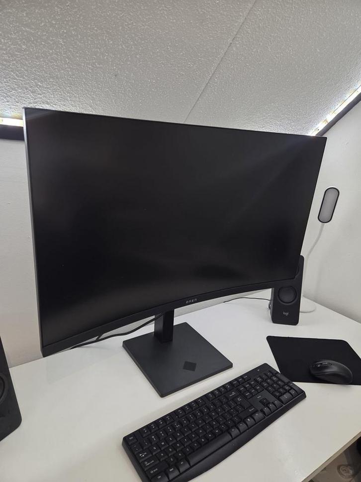 OMEN 32c 32" QHD 165Hz Curved Gaming Monitor, Computers en Software, Monitoren, Zo goed als nieuw, 151 t/m 200 Hz, HDMI, Gaming