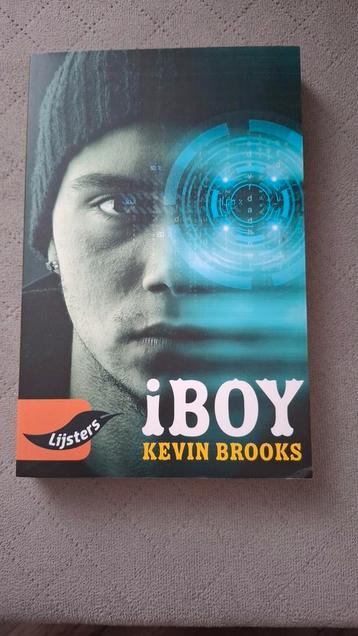 Kevin Brooks - iBoy beschikbaar voor biedingen