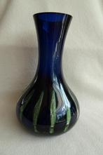 Mooie vaas van blauw glas., Blauw, Ophalen of Verzenden, Minder dan 50 cm, Glas
