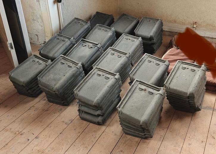 Ca. 200 oud Hollandse dakpannen grijs, Doe-het-zelf en Verbouw, Dakpannen en Dakbedekking, Gebruikt, Dakpannen, Steen of Klei