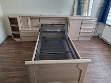 Auping 1-persoons bed met spiraalbodem beschikbaar voor biedingen