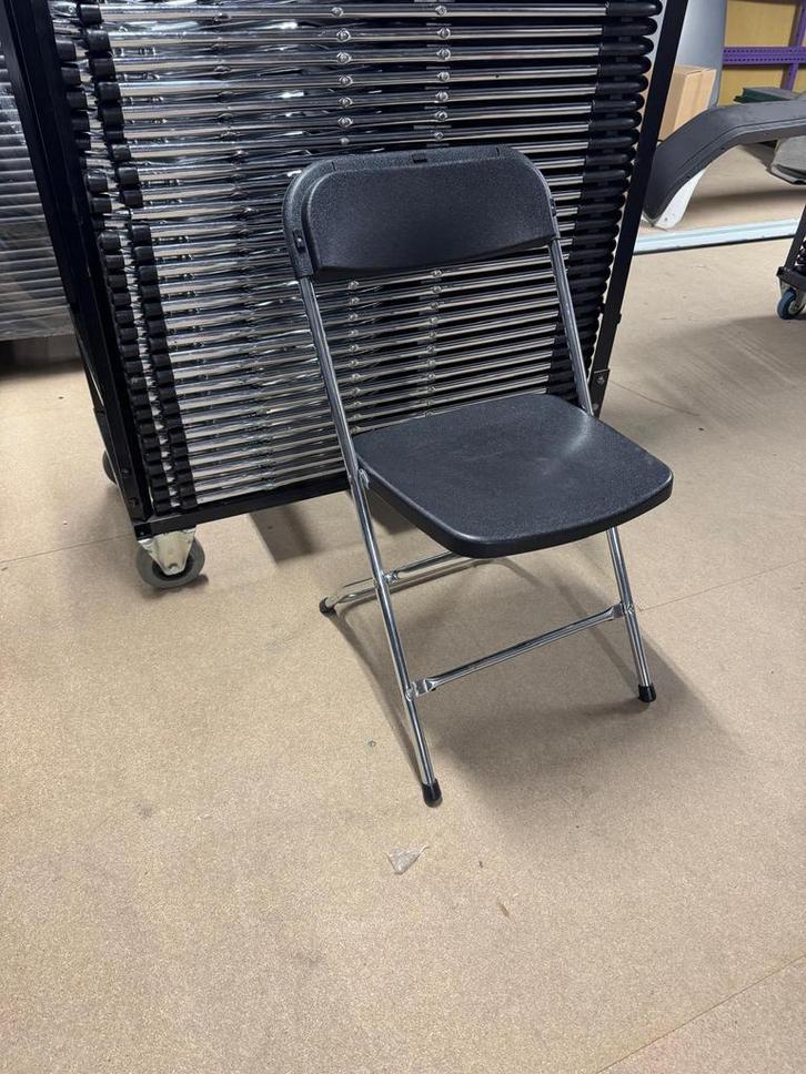 50 klapstoel chroom/zwart evt met transportkar, Zakelijke goederen, Horeca | Meubilair en Inrichting, Gebruikt, Ophalen