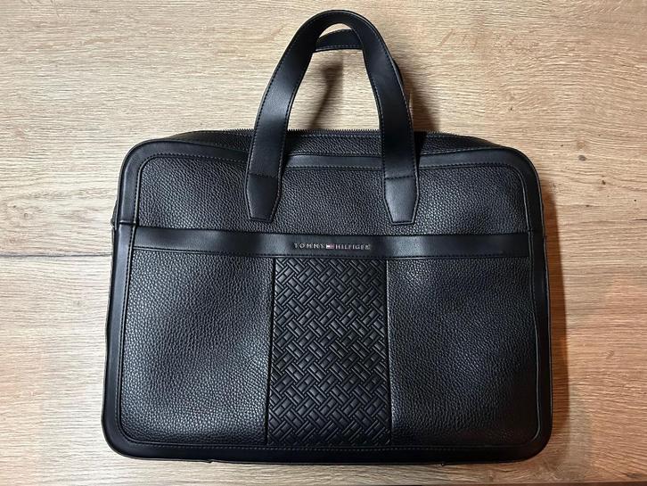 Tommy Hilfiger laptoptas 15 inch – Zo goed als nieuw, Computers en Software, Laptoptassen, Zo goed als nieuw, Aktetas, 15 inch